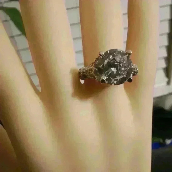 18k Silver 3Ct. Round Moissanite Solitaire Size: 5 - Picture 2 of 6